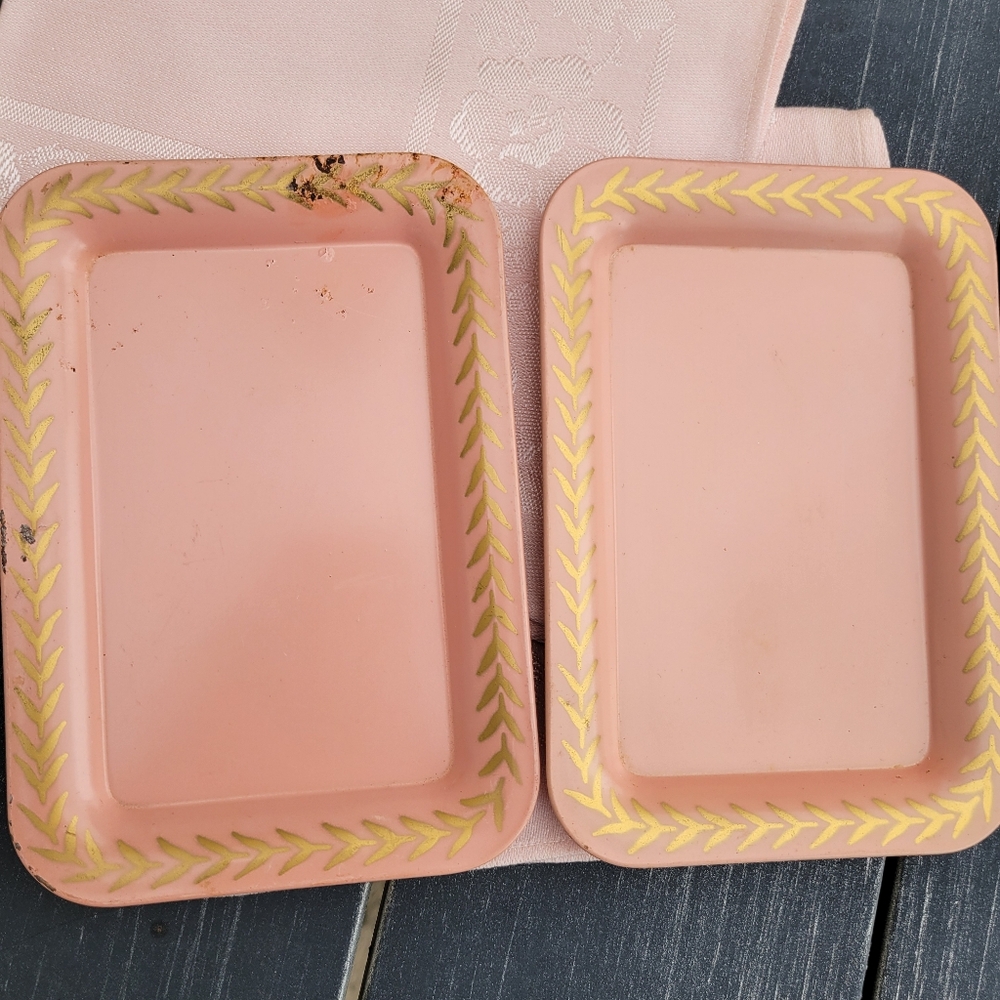 Vintage Pink Trinket ~ Tip Trays & Linen Napkins ~ Mid-Century Era ~ Shabby Chic - Picture 2 of 16